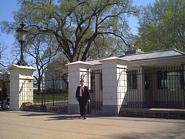 WhiteHGatehouseRS.jpg (123594 bytes)